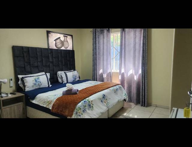 6 BEDROOM HOUSE FOR SALE IN LINMEYER